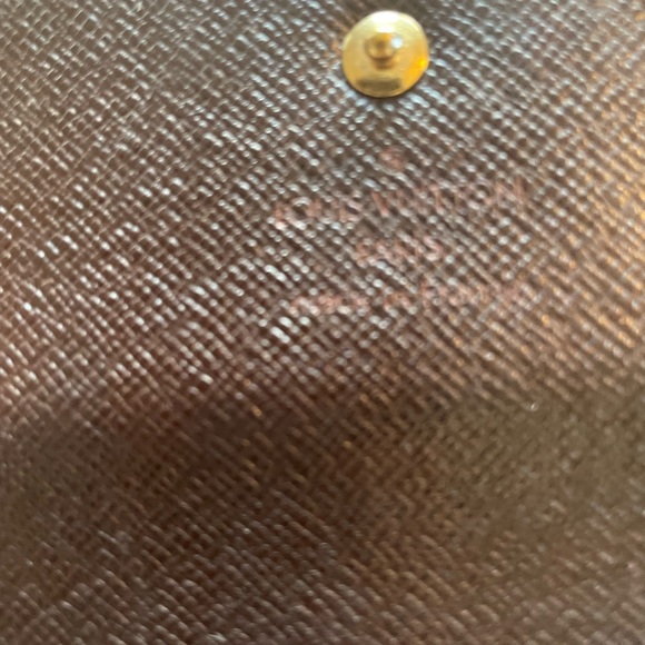 Louis Vuitton Damier Wallet GUC - Picture 12 of 15